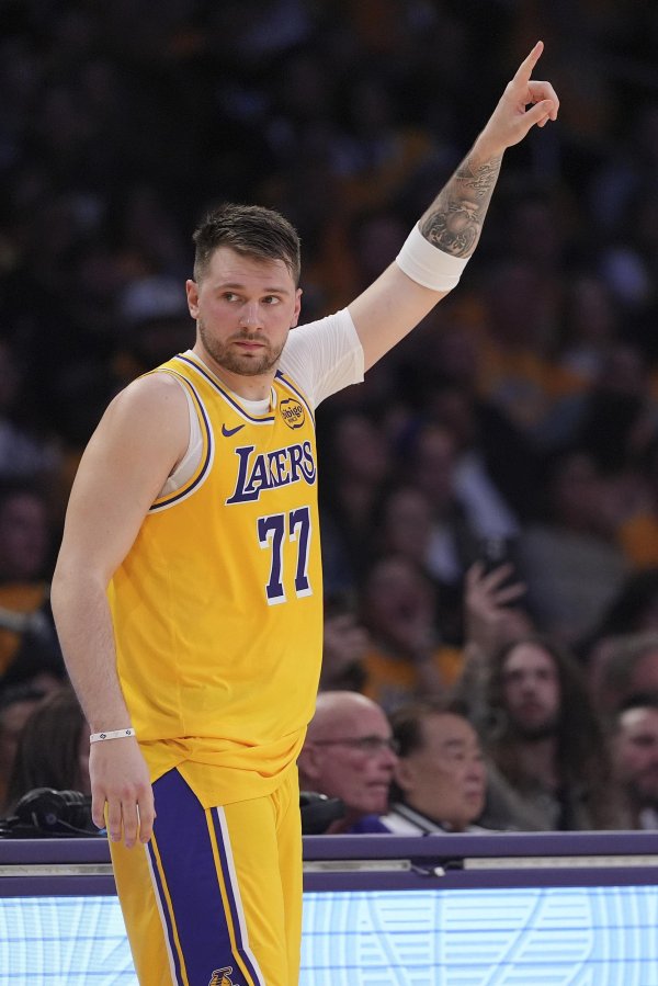 兴启网 东契奇：科比提醒我来自欧洲会其他人被针对，他说对了